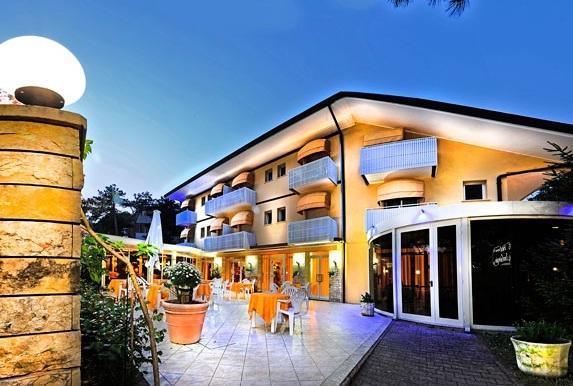 Hotel San Giorgio Lignano Sabbiadoro Exterior foto